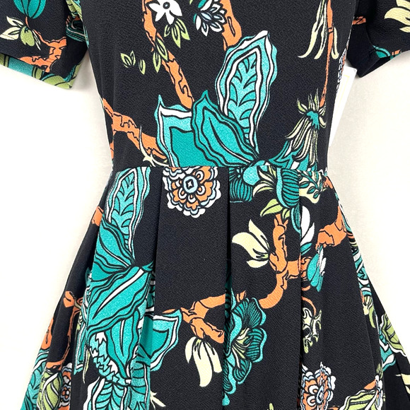 NWT‎ LuLaRoe Amelia Black Tropical Stretch Fit & Flare Pleated Dress Pockets SM - Picture 3 of 13